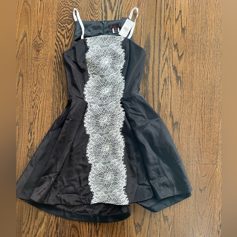 Black file and white lace cocktail dress NWT size 8